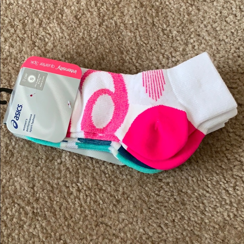 WOMEN ASICS SOCKS